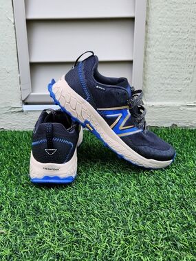 NEW BALANCE MEN'S FRESH FOAM X HIERRO V7 - NB NAVY/BLACK/BRIGHT LAPIS -SIZE 9
